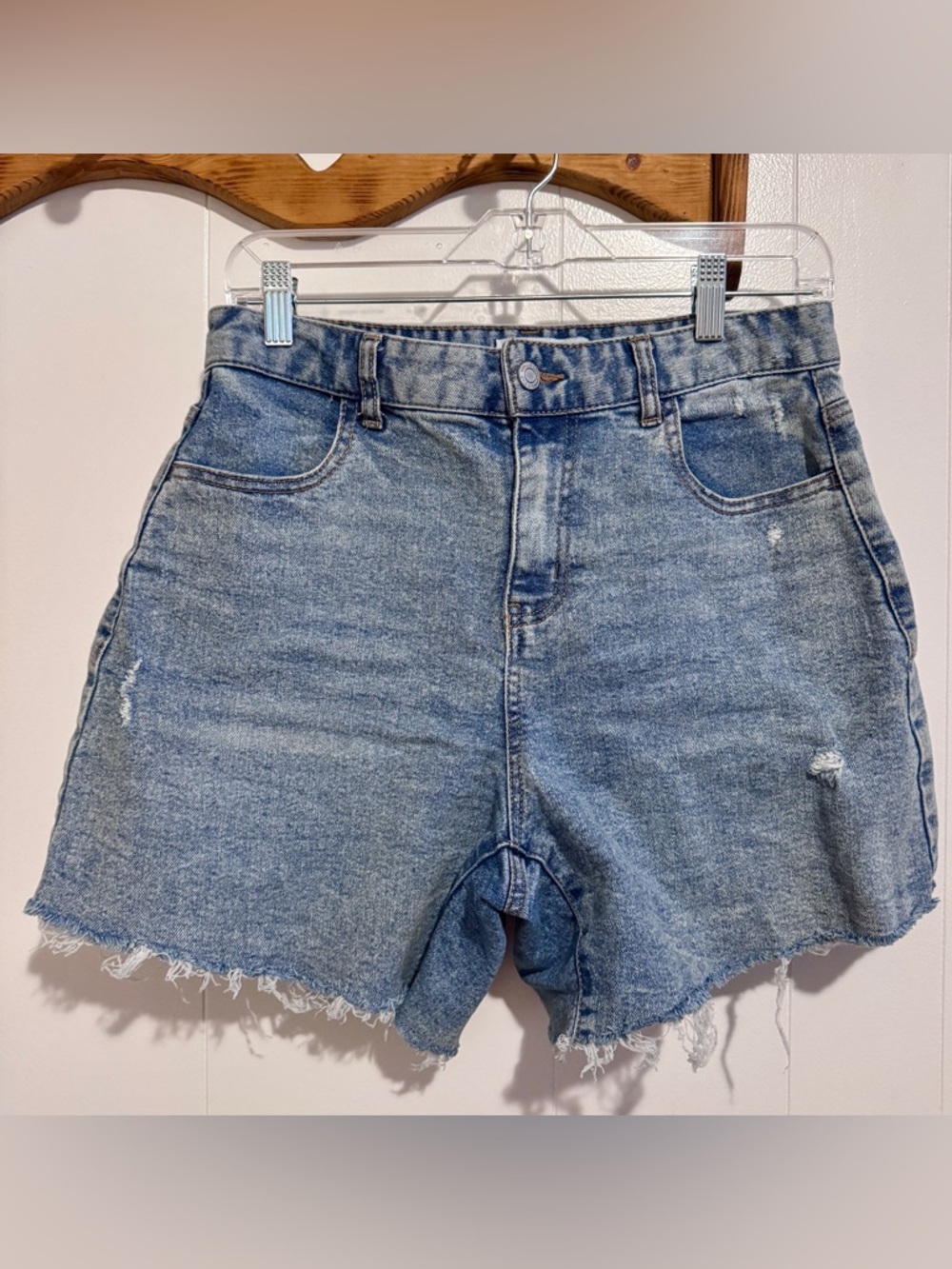 Vanilla Star Light Wash Distressed Denim Shorts